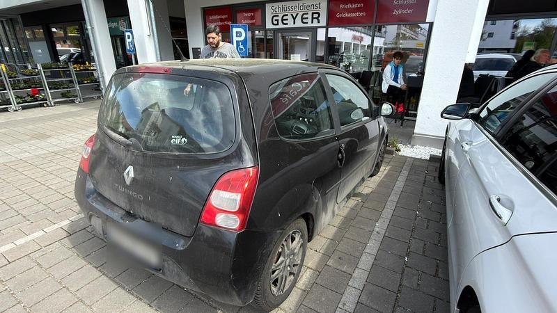 Second-hand Renault Twingo 76 CP (55 kW) 2007 Negru Hatchback