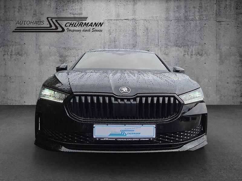Neu Skoda Superb SportLine 204 PS (150 kW) 2025 Schwarz Kombi