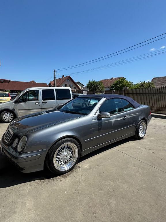 Grau Gebraucht 2001 Mercedes CLK230 Avantgarde Cabrio | 9.000 € (Fairer Preis) - Bild 1/4