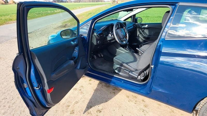 Gebraucht Ford Fiesta 101 PS (74 kW) 2019 Blau Kleinwagen
