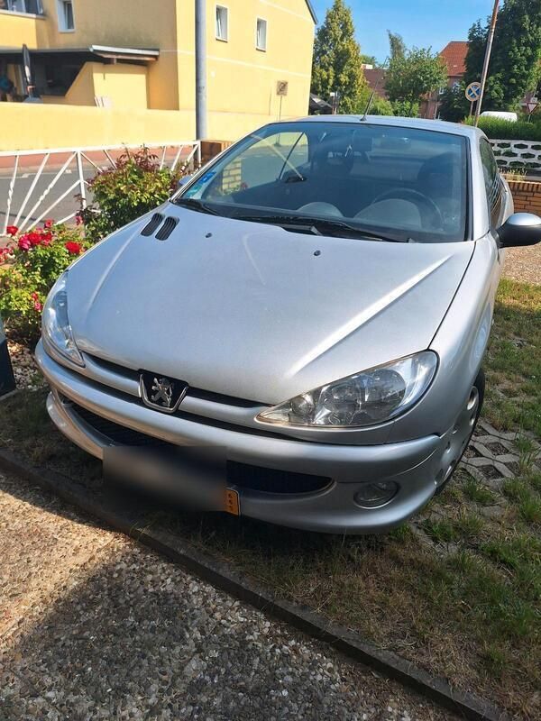 Silber Gebraucht 2003 Peugeot 206 CC Cabrio | 750 € - Bild 1/4