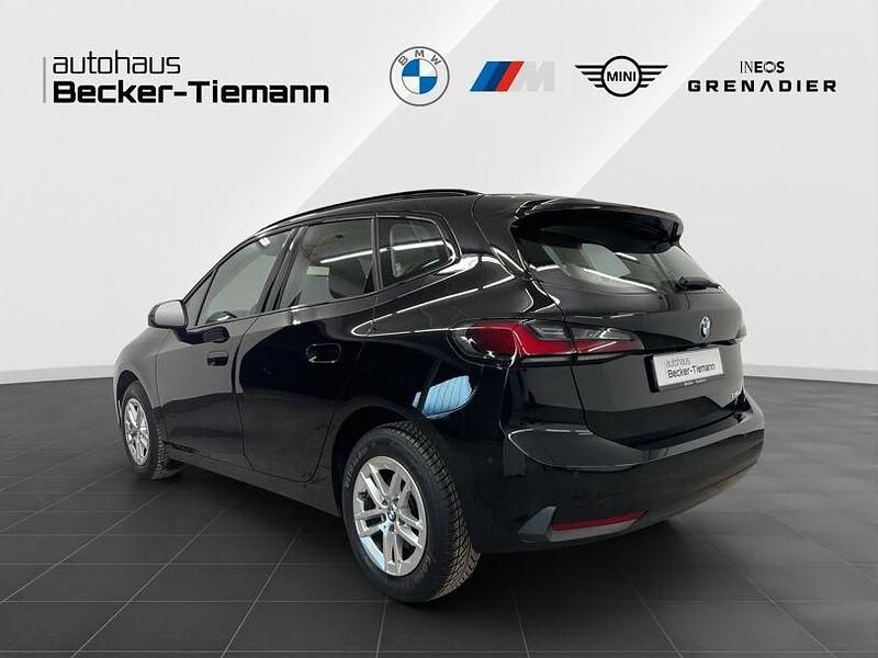 Gebraucht BMW 218 Efficient Dynamics 150 PS (110 kW) 2024 Schwarz Van / Kleinbus