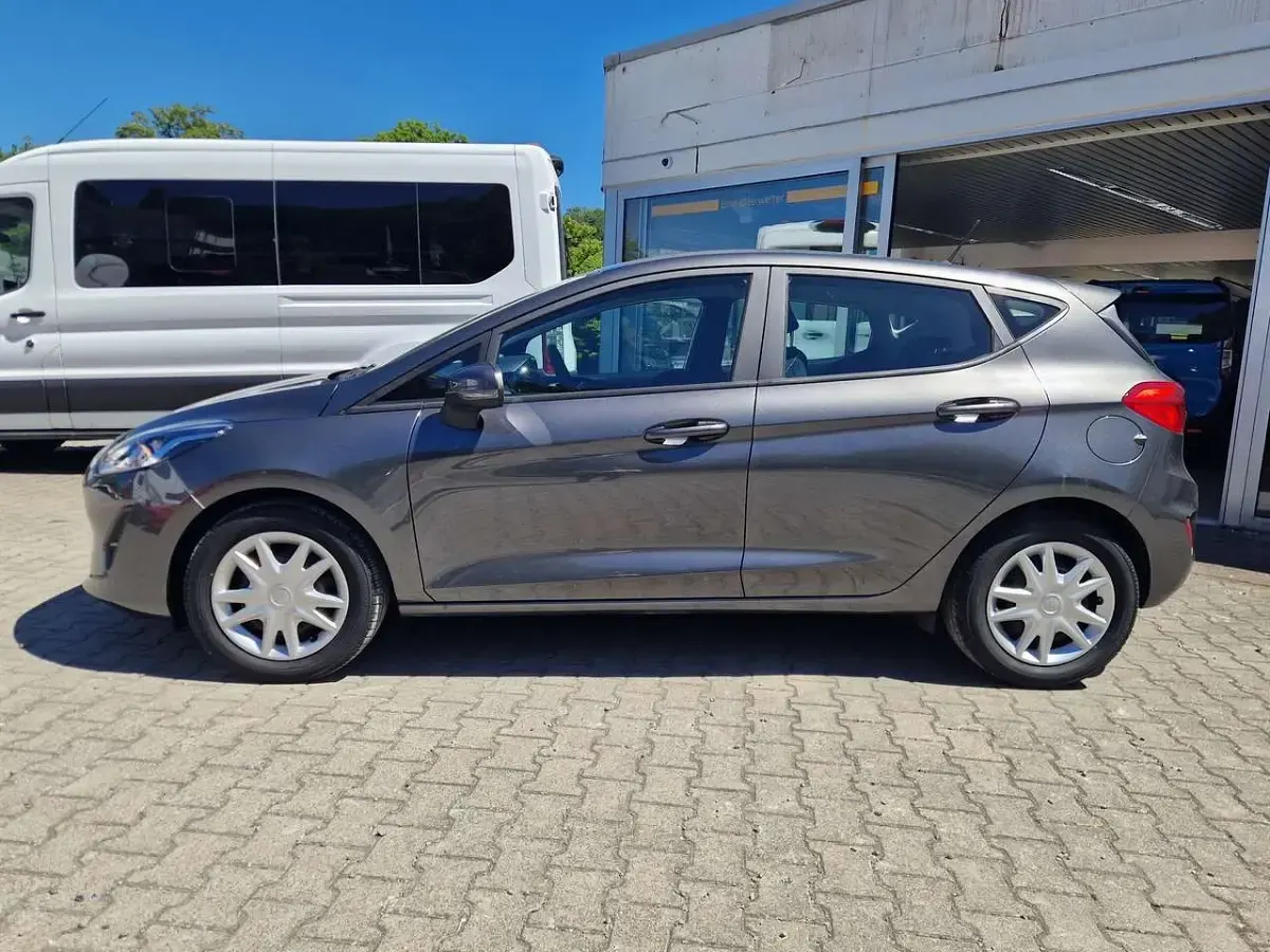 Gebraucht Ford Fiesta Trend 101 PS (74 kW) 2019 Magneticgrau (metallic) Kleinwagen