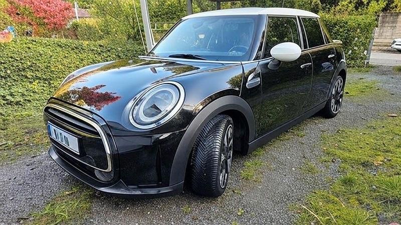 Gebraucht Mini Cooper Classic 136 PS (100 kW) 2022 Schwarz Kleinwagen