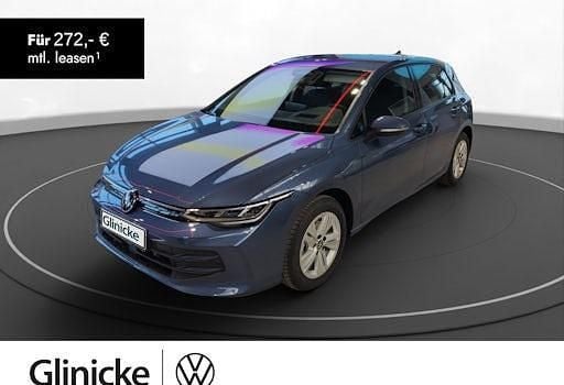 Neu VW Golf VIII Life 150 PS (110 kW) 2026 Anemonenblau metallic Limousine