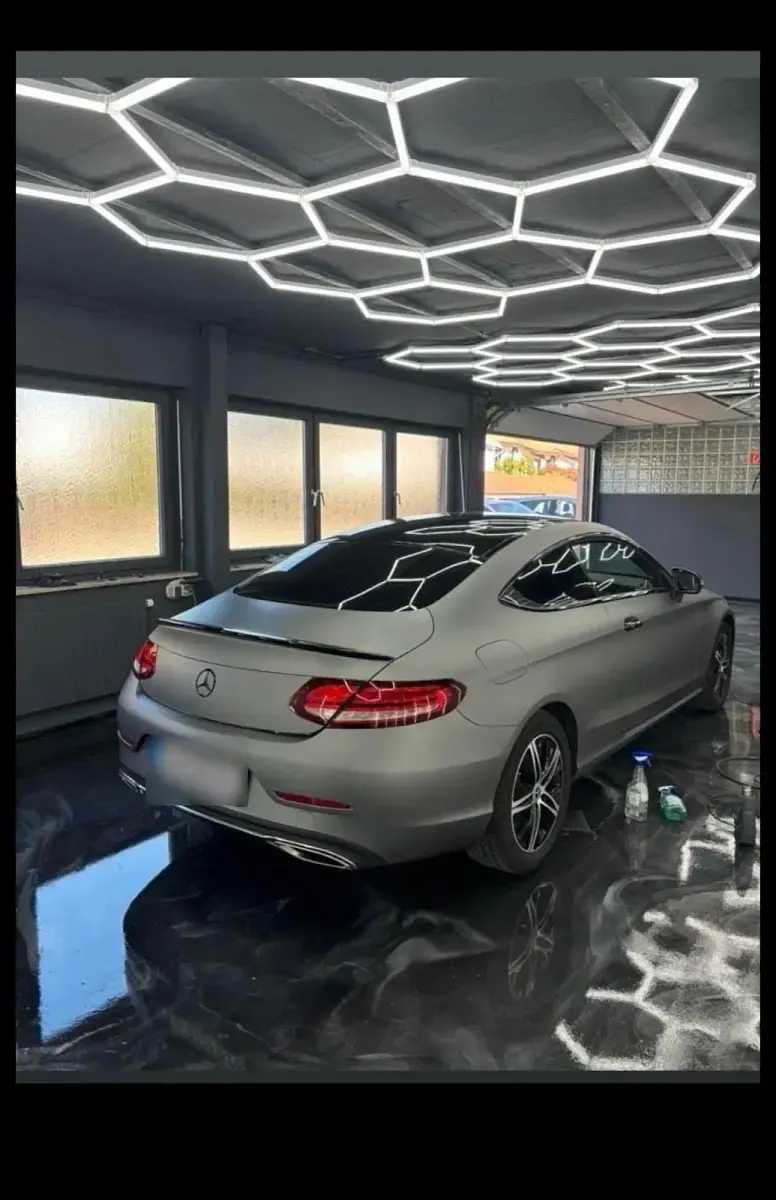 Gebraucht Mercedes C180 156 PS (114 kW) 2018 Schwarz Coupé