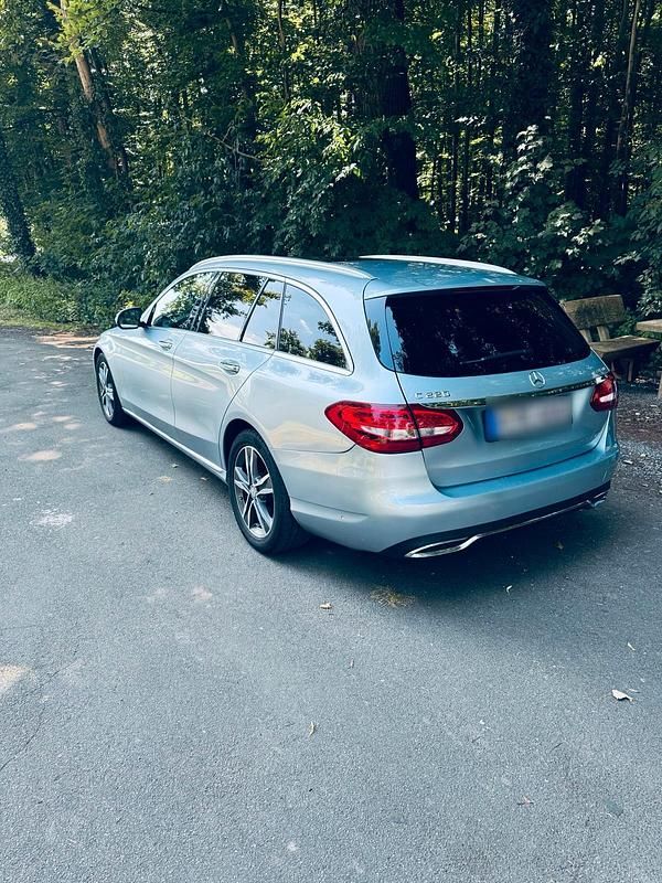 Gebraucht Mercedes 220 170 PS (125 kW) 2014 Silber Kombi