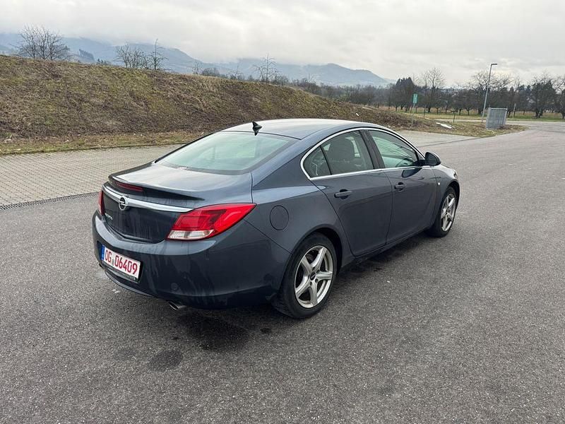 Gebraucht Opel Insignia Edition 179 PS (131 kW) 2009 Blau Limousine