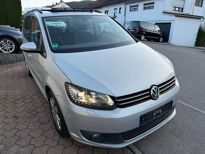 Silber Gebraucht 2012 VW Touran Comfortline Van / Kleinbus | 5.600 € (Fairer Preis) - Bild 1/4