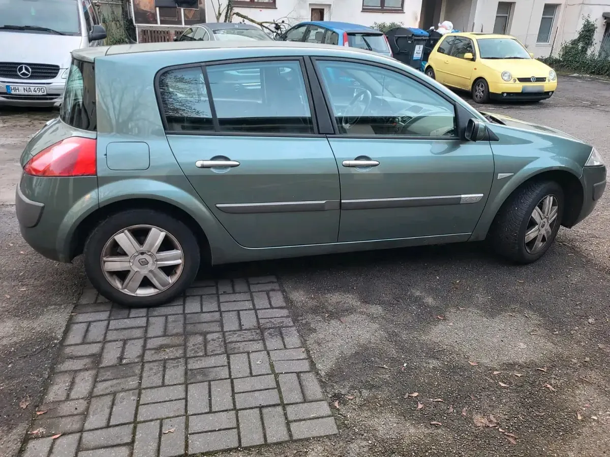 Gebraucht Renault Mégane 113 PS (83 kW) 2004 Grün Kleinwagen