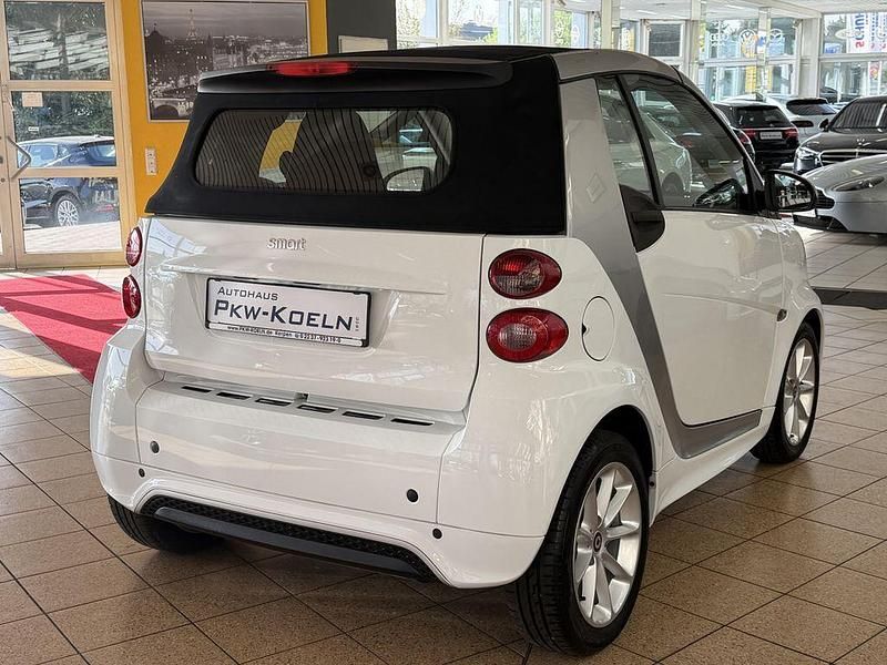Gebraucht Smart ForTwo Cabrio Basis 84 PS (61 kW) 2012 Silber Cabrio