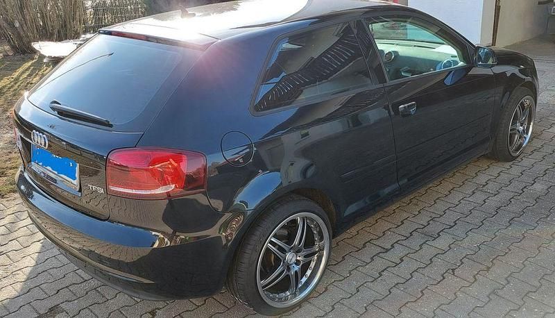 Gebraucht Audi A3 Ambition 125 PS (91 kW) 2011 Schwarz Kleinwagen