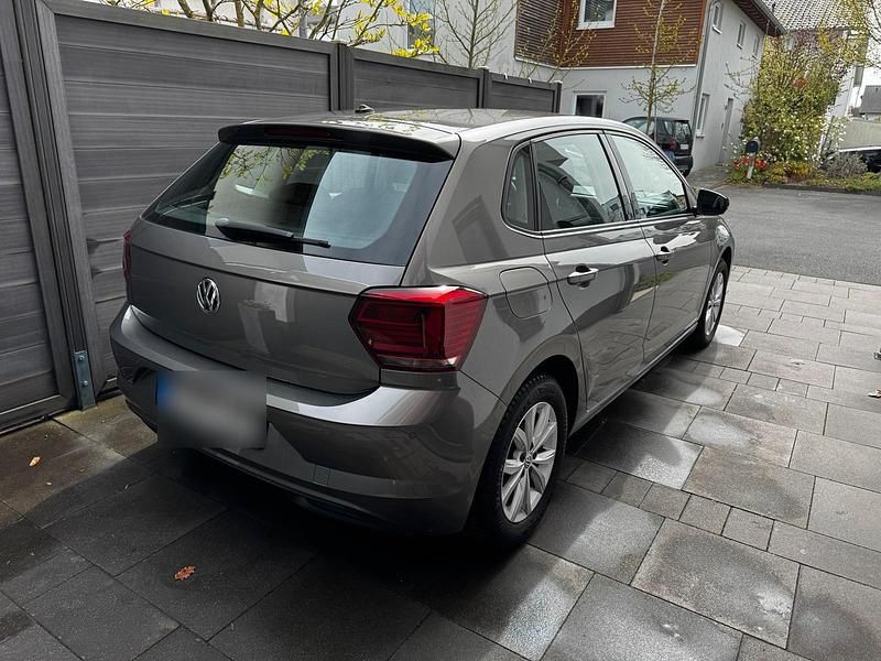 Gebraucht VW Polo Highline 95 PS (69 kW) 2018 Grau Kleinwagen