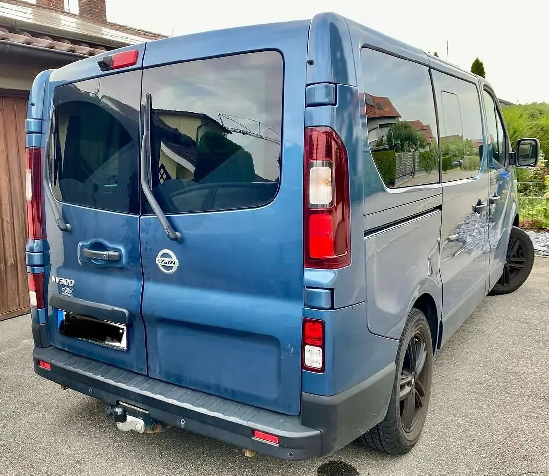 Gebraucht Nissan NV300 Premium Edition 170 PS (125 kW) 2020 Blau Van