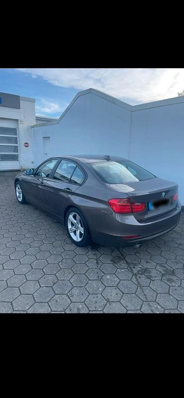 Gebraucht BMW 320 Luxury Line 184 PS (135 kW) 2012 Limousine