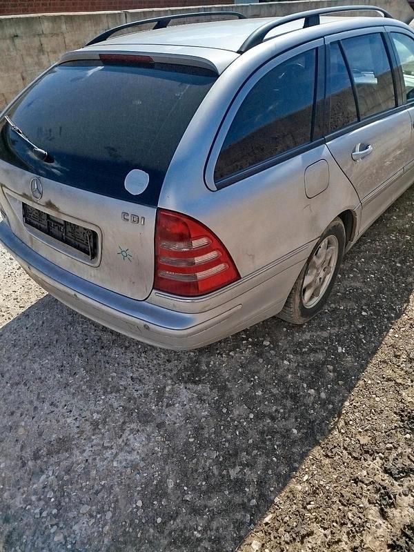 Gebraucht Mercedes C220 143 PS (105 kW) 2002 Silber Kombi