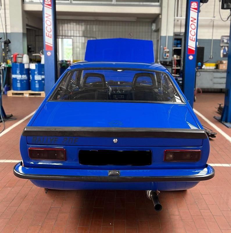 Gebraucht Opel Kadett 140 PS (102 kW) 1978 Blau Coupé