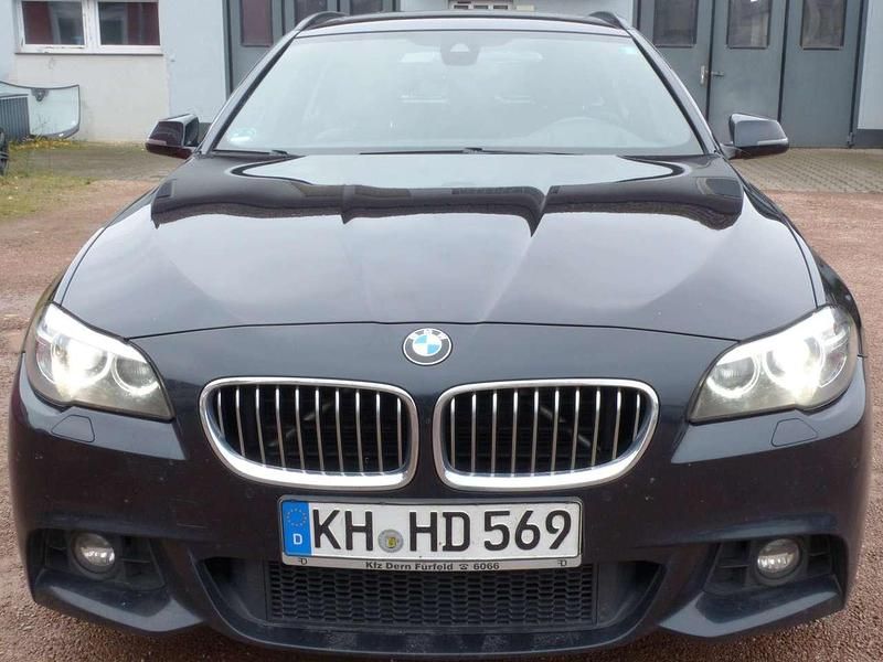 Gebraucht BMW 520 Comfort Edition 190 PS (139 kW) 2016 Carbonschwarz metallic Kombi