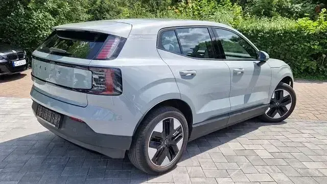 Gebraucht Volvo EX30 Core 200 kW (272 PS) 2024 Vapour grey SUV