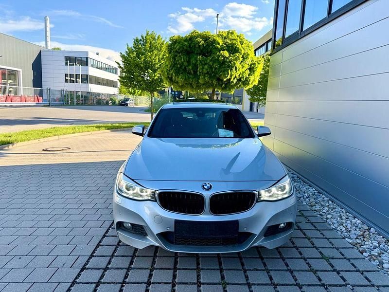 Silber Gebraucht 2015 BMW 330 Gran Turismo M Sport Limousine | 23.999 € (Fairer Preis) - Bild 1/4