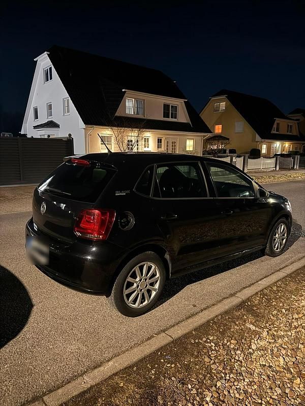 Gebraucht VW Polo Black Edition 70 PS (51 kW) 2013 Schwarz Kleinwagen