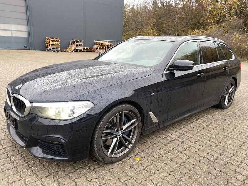 Schwarz Gebraucht 2020 BMW 530 M Sport Kombi | 24.250 € (Superpreis) - Bild 1/4