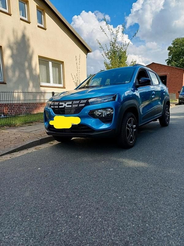 Blau Gebraucht 2023 Dacia Spring Essentiel Kleinwagen | 11.500 € (Guter Preis) - Bild 1/4
