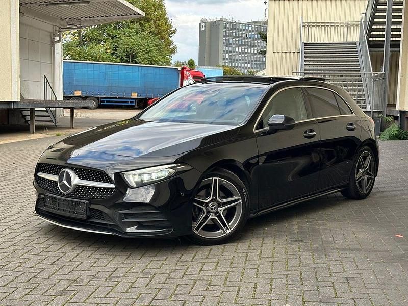 Schwarz Gebraucht 2021 Mercedes A200 AMG Limousine | 24.499 € (Teuer) - Bild 1/4