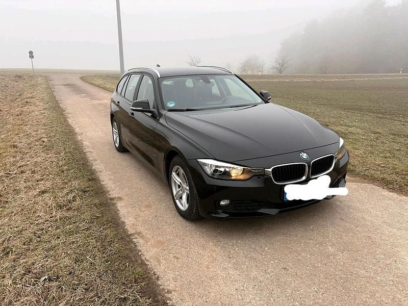 Gebraucht BMW 318 143 PS (105 kW) 2013 Schwarz Kombi