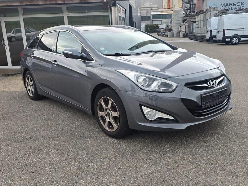 Gebraucht Hyundai i40 Style 136 PS (100 kW) 2014 Silber Kombi