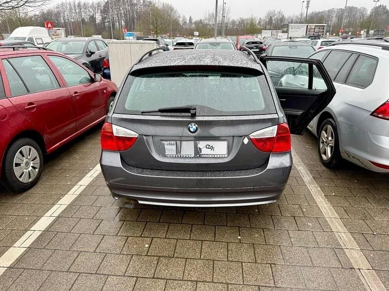Grau Gebraucht 2007 BMW 320 Kombi | 2.100 € (Superpreis) - Bild 1/4