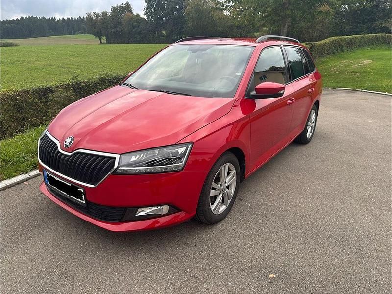 Rot Gebraucht 2020 Skoda Fabia Style Kombi | 12.499 € (Guter Preis) - Bild 1/4