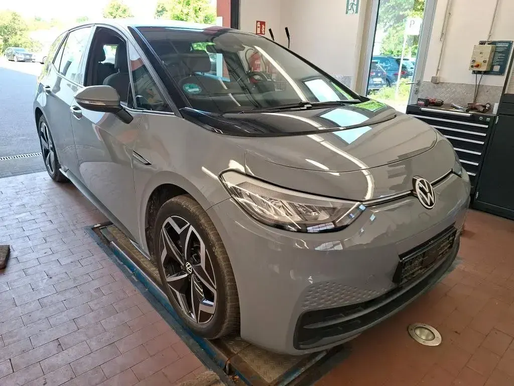 Gebraucht VW ID.3 Pro Performance 150 kW (204 PS) 2023 Grau Kleinwagen