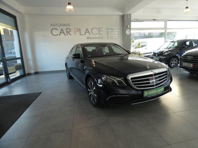 Cavansitblau metalliclack (metallic) Gebraucht 2020 Mercedes E350 Exclusive Limousine | 24.990 € (Superpreis) - Bild 1/4