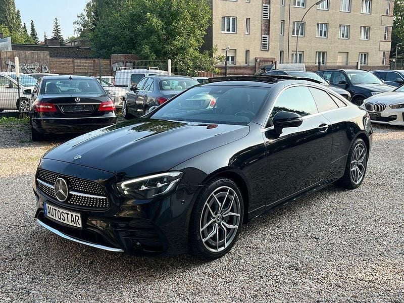 Schwarz Gebraucht 2021 Mercedes E220 AMG Coupé | 30.950 € (Fairer Preis) - Bild 1/4