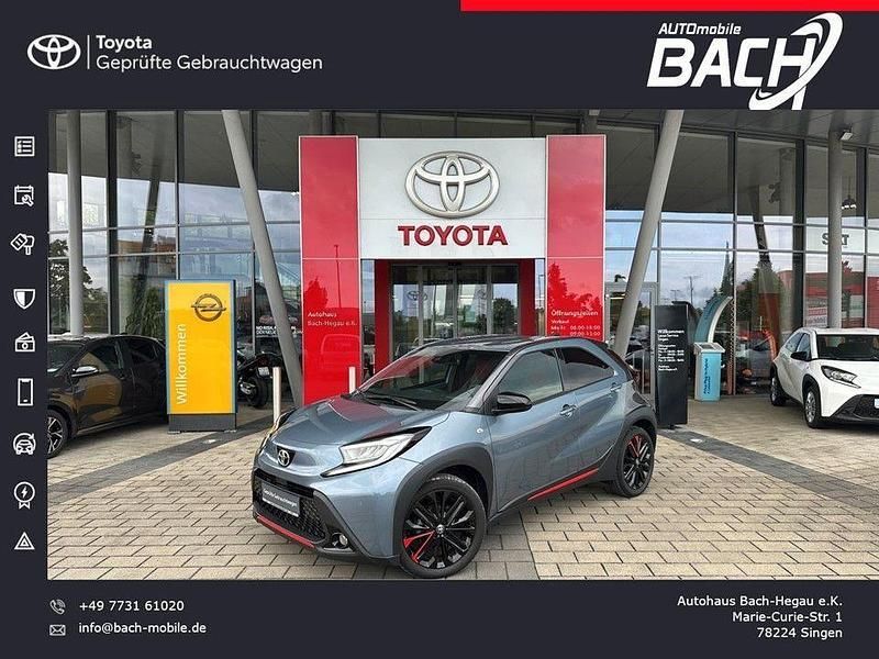 Grau Gebraucht 2023 Toyota Aygo Kleinwagen | 20.190 € (Teuer) - Bild 1/4