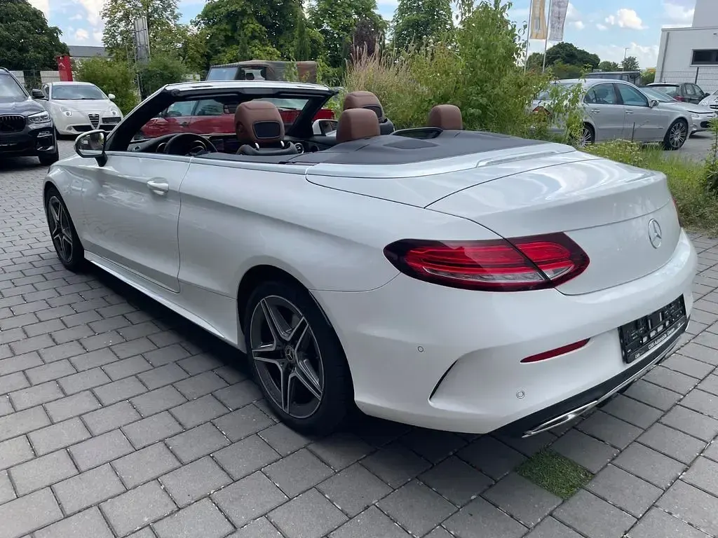 Gebraucht Mercedes C200 AMG 184 PS (135 kW) 2019 Weiß Cabrio