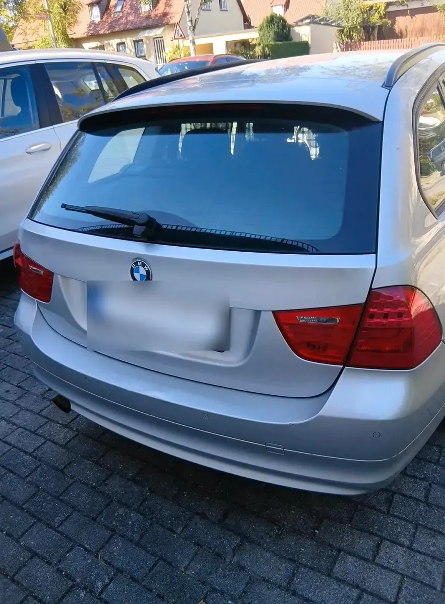 Gebraucht BMW 318 143 PS (105 kW) 2010 Silber Kombi