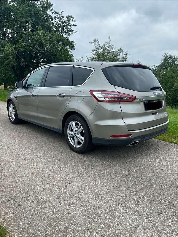 Gebraucht Ford S-MAX Titanium 209 PS (153 kW) 2016 Van / Kleinbus