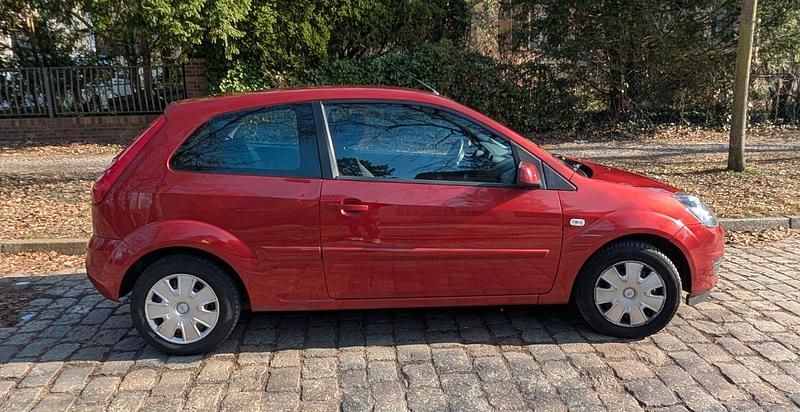 Gebraucht Ford Fiesta Style 69 PS (50 kW) 2008 Orange Kleinwagen