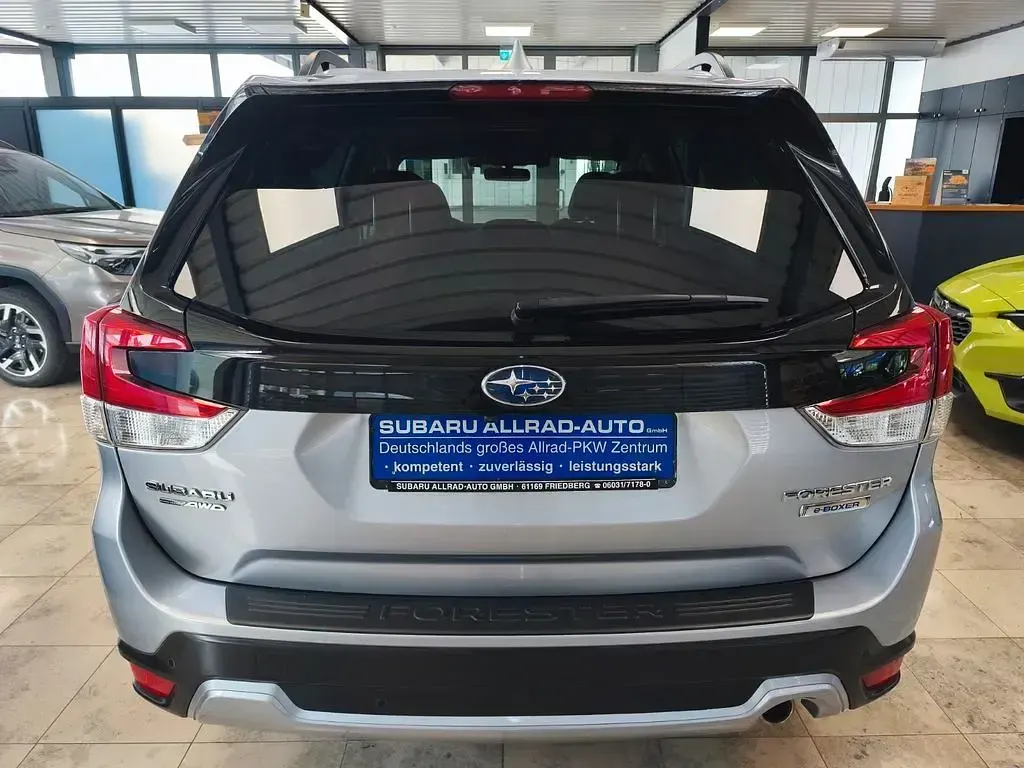 Gebraucht Subaru Forester Platinum 150 PS (110 kW) 2021 Silber SUV