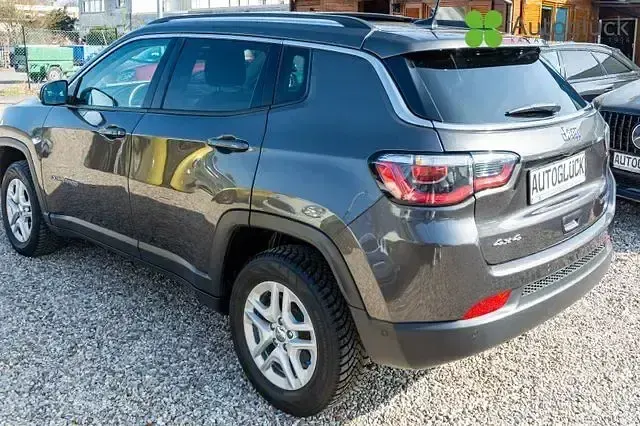 Usado Jeep Compass Limited 170 HP (125 kW) 2019 Cinzento SUV