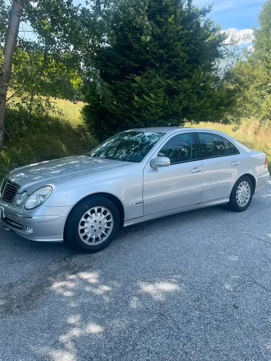 Gebraucht Mercedes E320 Avantgarde 224 PS (164 kW) 2002 Grau Limousine