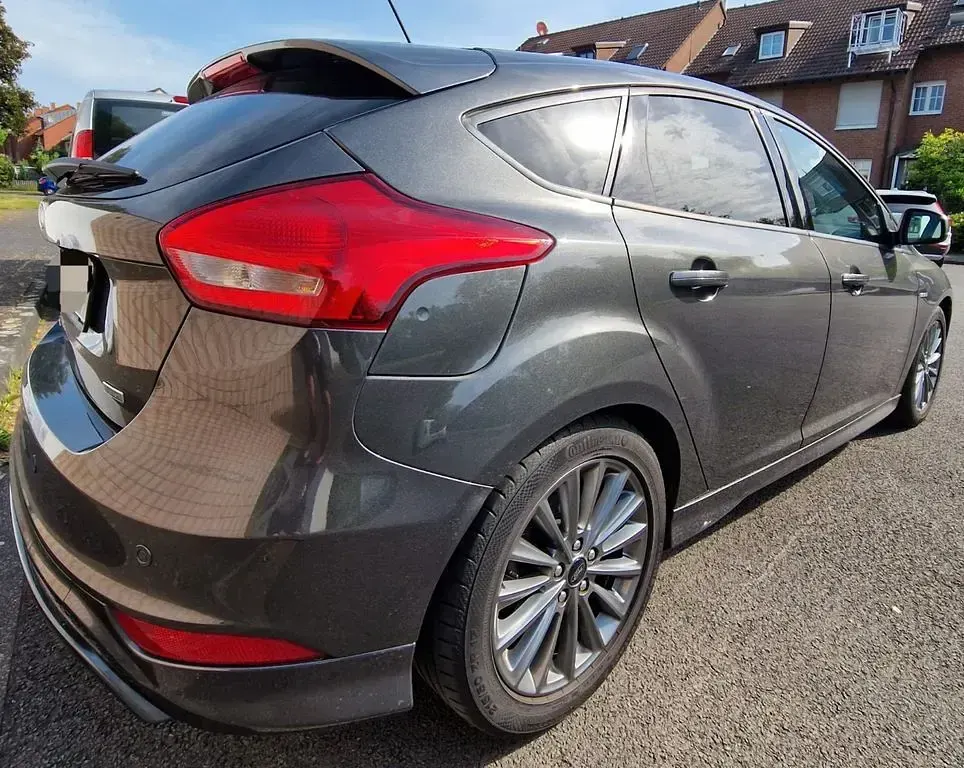 Gebraucht Ford Focus ST-Line 150 PS (110 kW) 2018 Grau Limousine