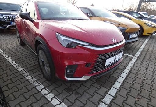 Neu Lexus LBX 136 PS (100 kW) 2026 Rot SUV