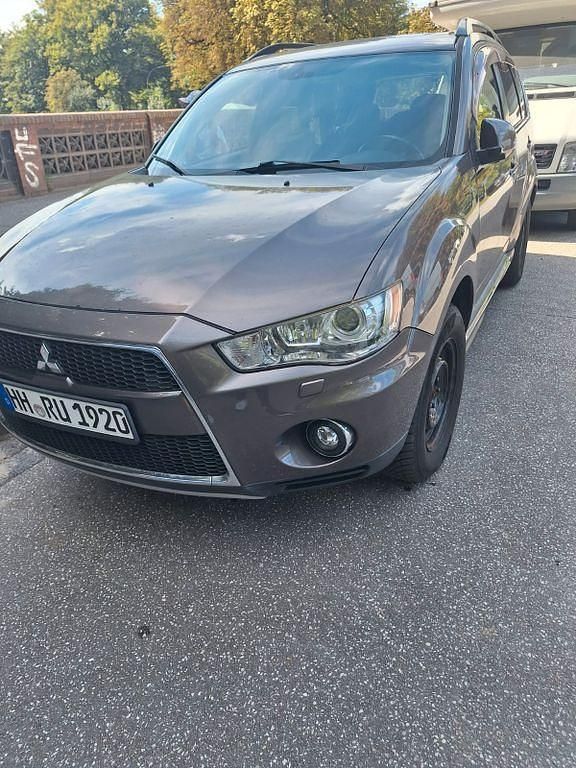 Braun Gebraucht 2010 Mitsubishi Outlander Instyle SUV | 8.000 € (Fairer Preis) - Bild 1/4