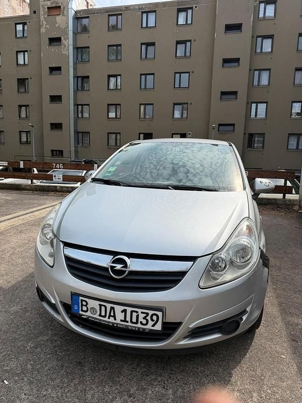 Second-hand Opel Corsa 60 CP (44 kW) 2007 Argintiu Hatchback