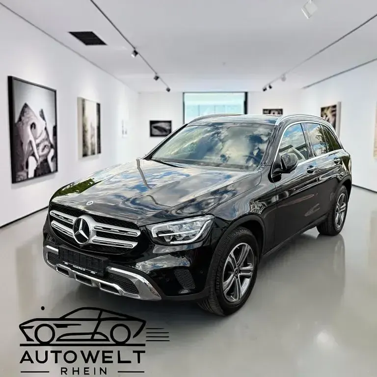 Gebraucht Mercedes GLC200 197 PS (144 kW) 2021 Schwarz SUV