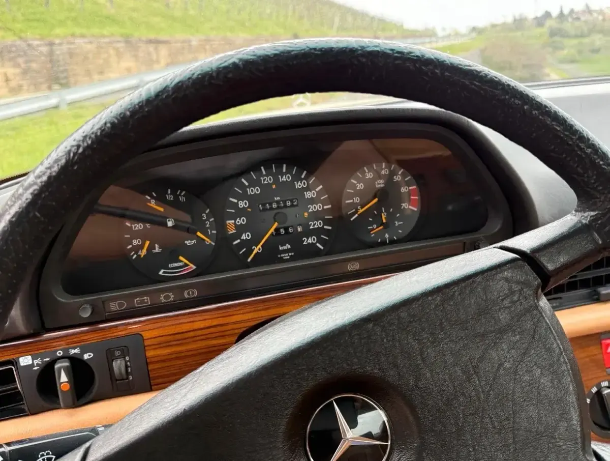 Gebraucht Mercedes 380 SE 204 PS (150 kW) 1982 Grün Limousine