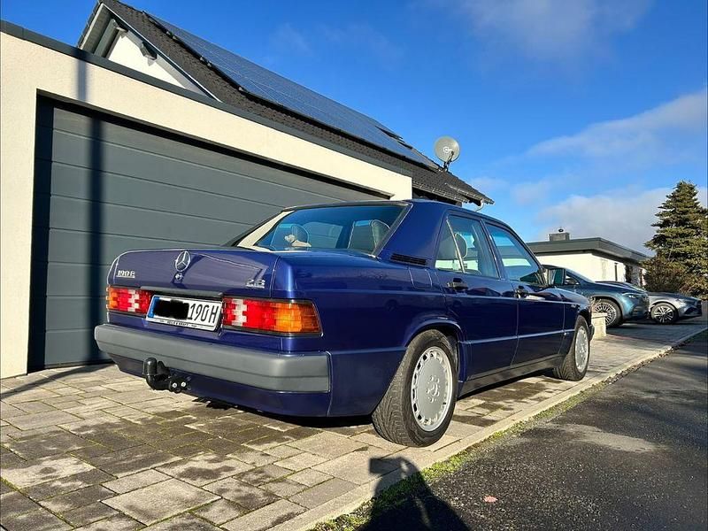 Gebraucht Mercedes 190 Avantgarde 136 PS (100 kW) 1992 Blau Limousine